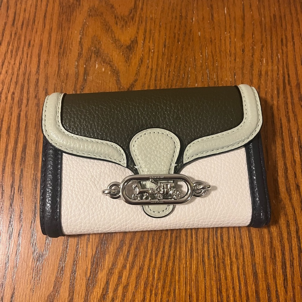 NWOT Coach Jade Medium Envelope Wallet